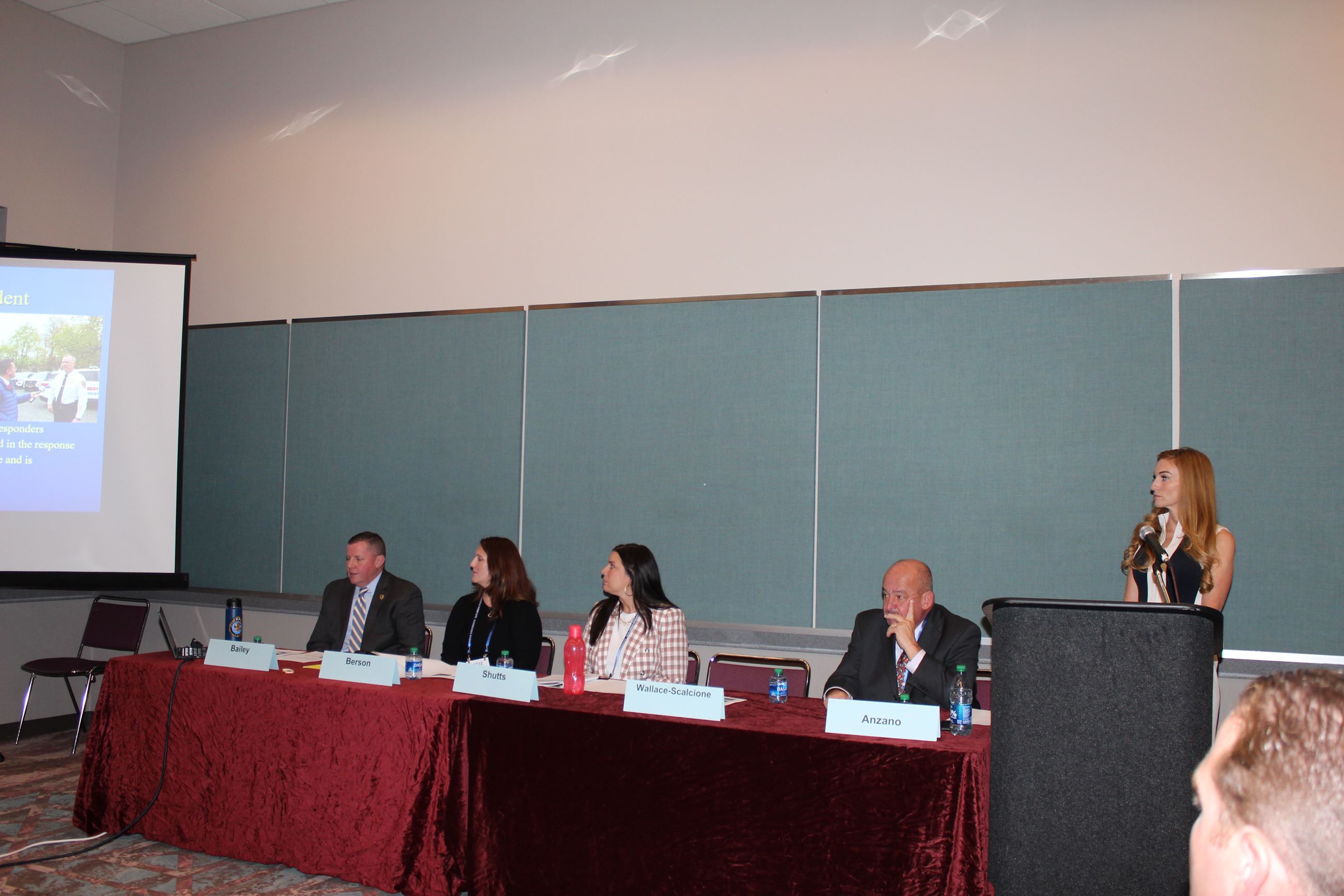 Communicating in a Crisis session Paul Bailey, Tara Berson, Nicole Shutts, Paul Anzano, Kimberly Wallace-Scalcione speaking